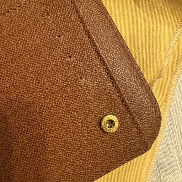 Louis Vuitton XL large wallet/clutch - Picture 6 of 10